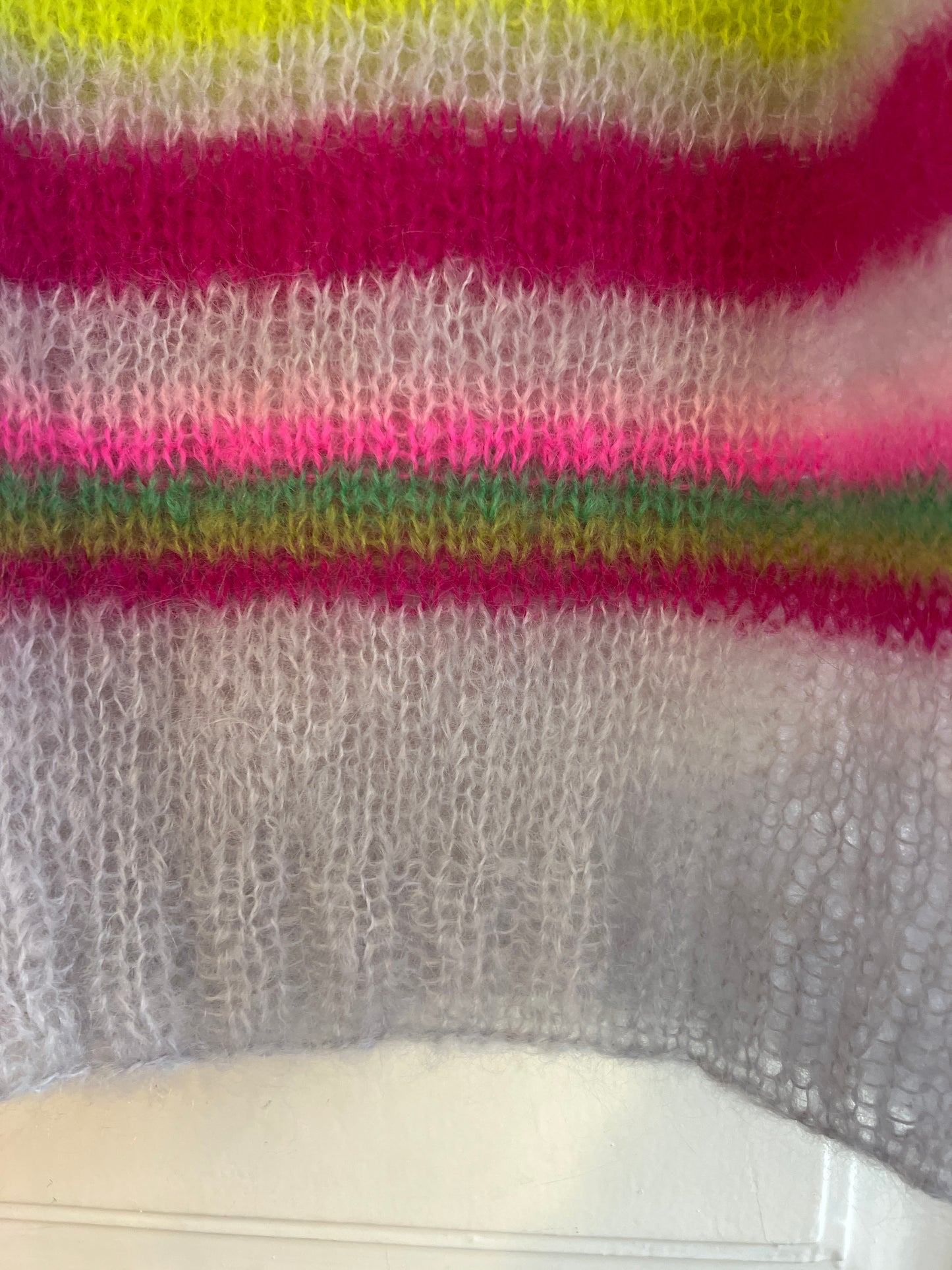 Håndstrikket sweater