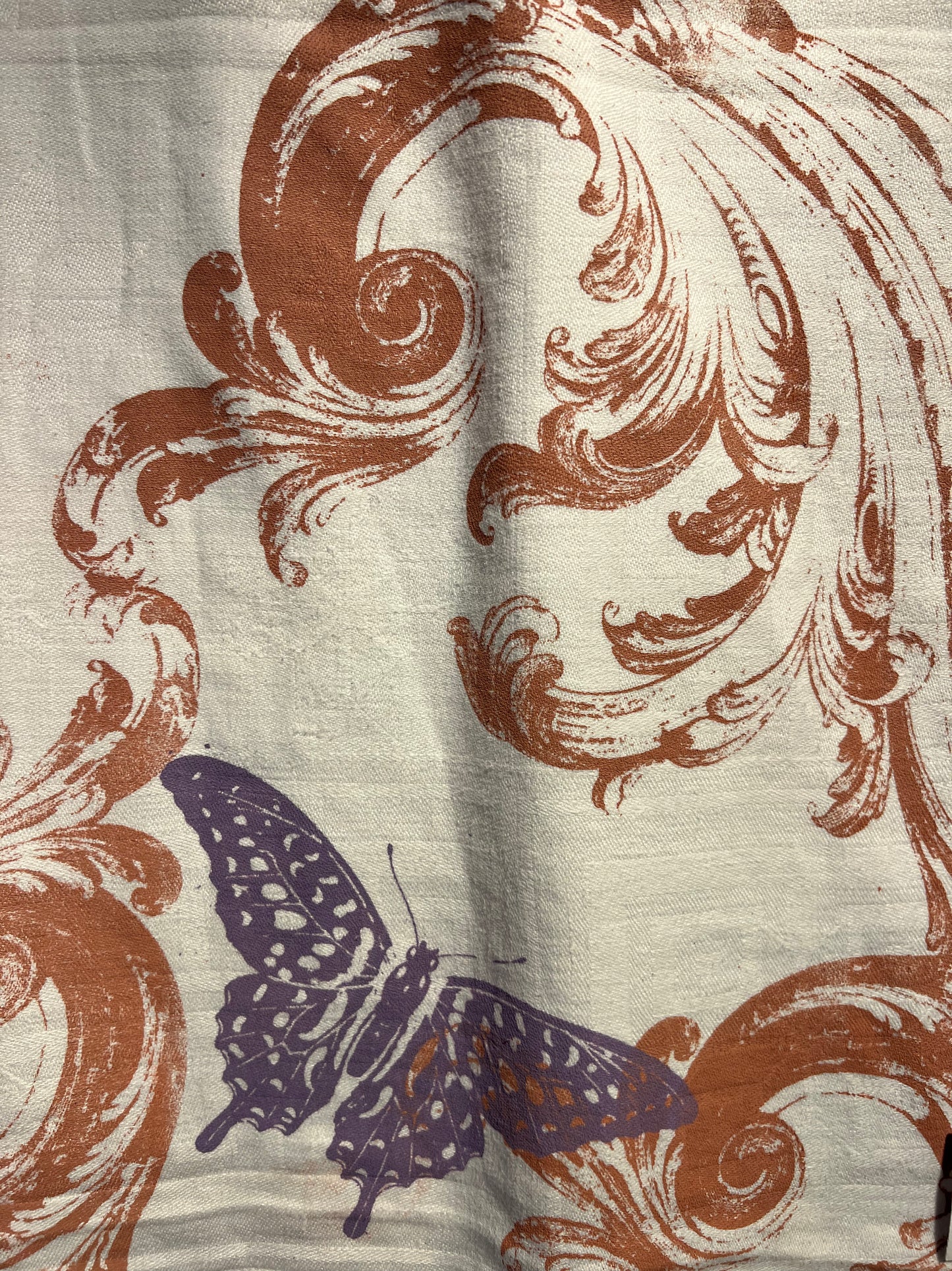 Dug med natur i brun og lilla