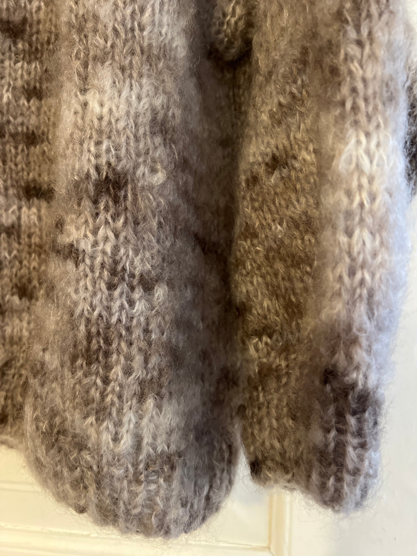 Håndstrikket sweater