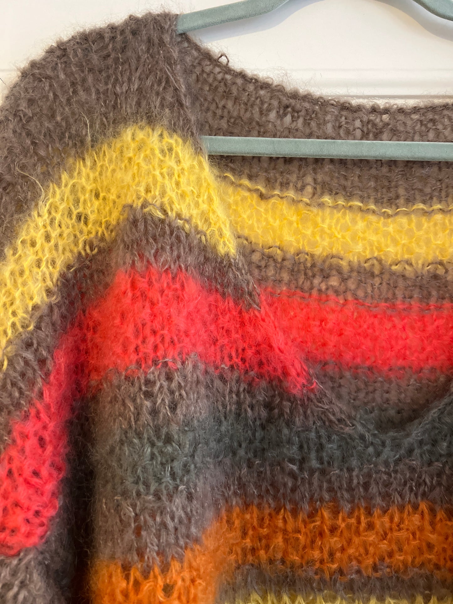 Håndstrikket sweater