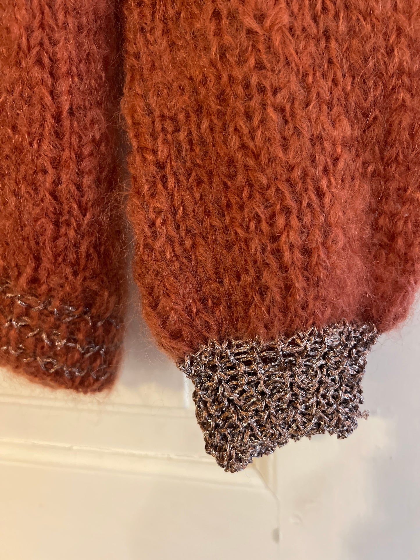 Håndstrikket sweater