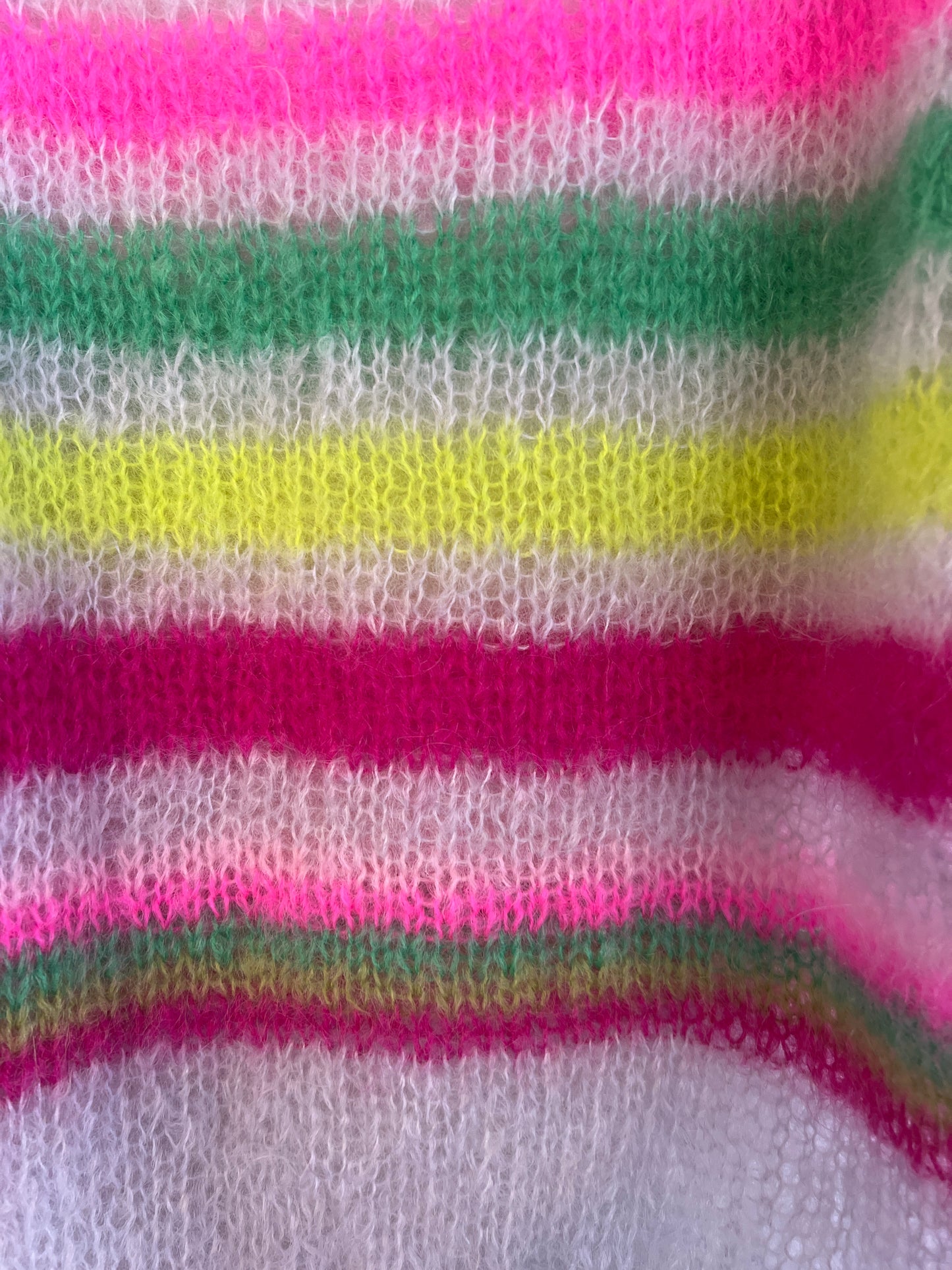 Håndstrikket sweater