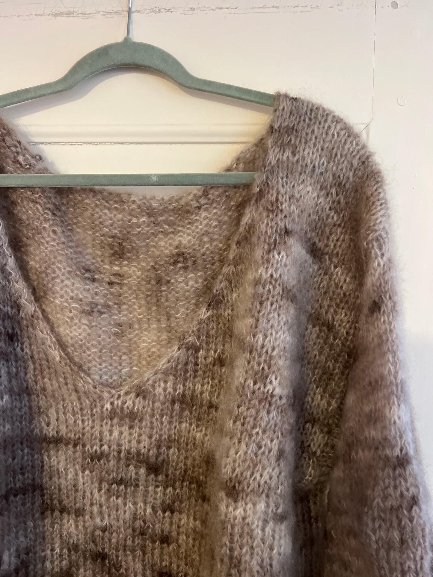 Håndstrikket sweater