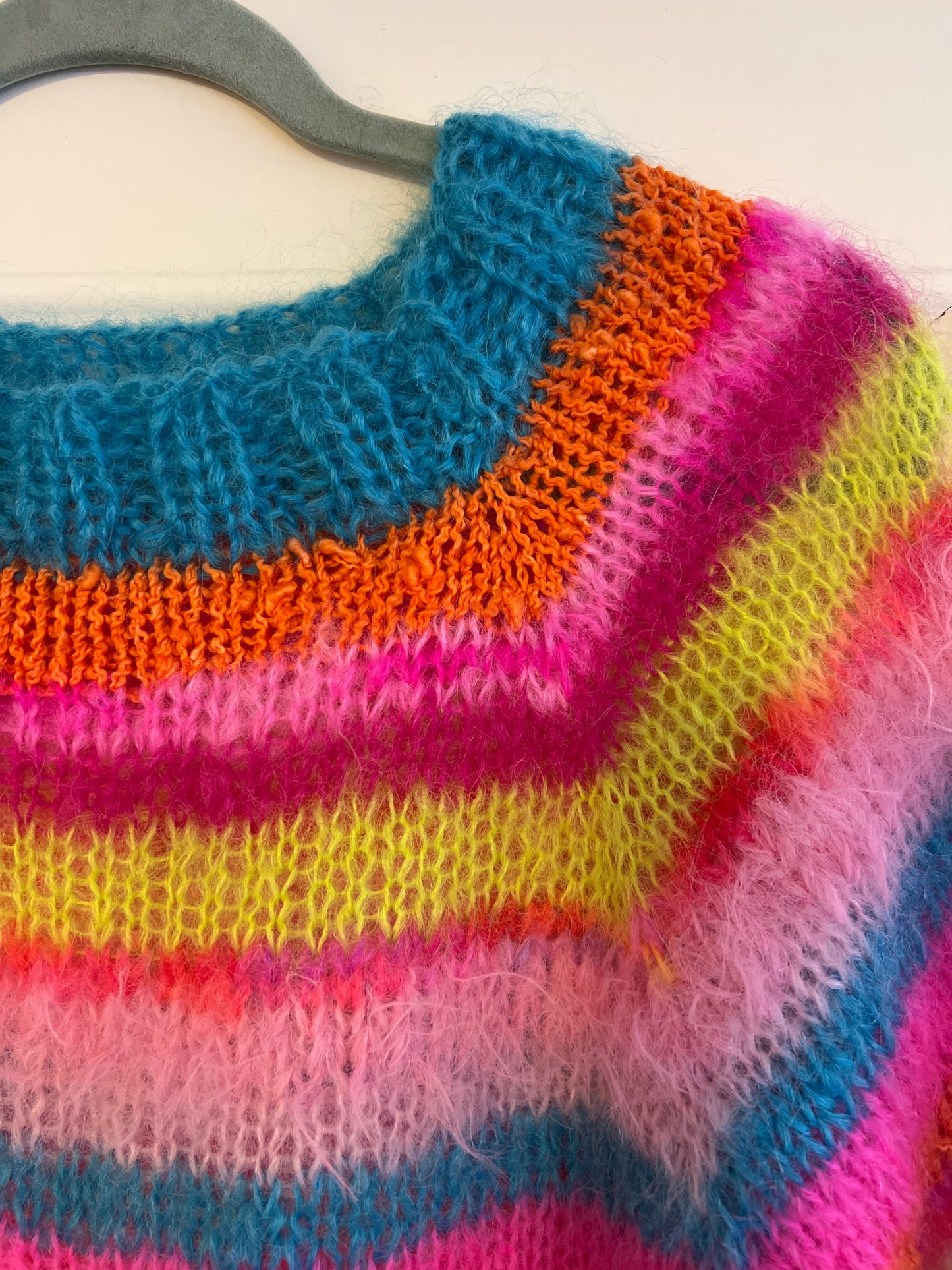 Håndstrikket sweater