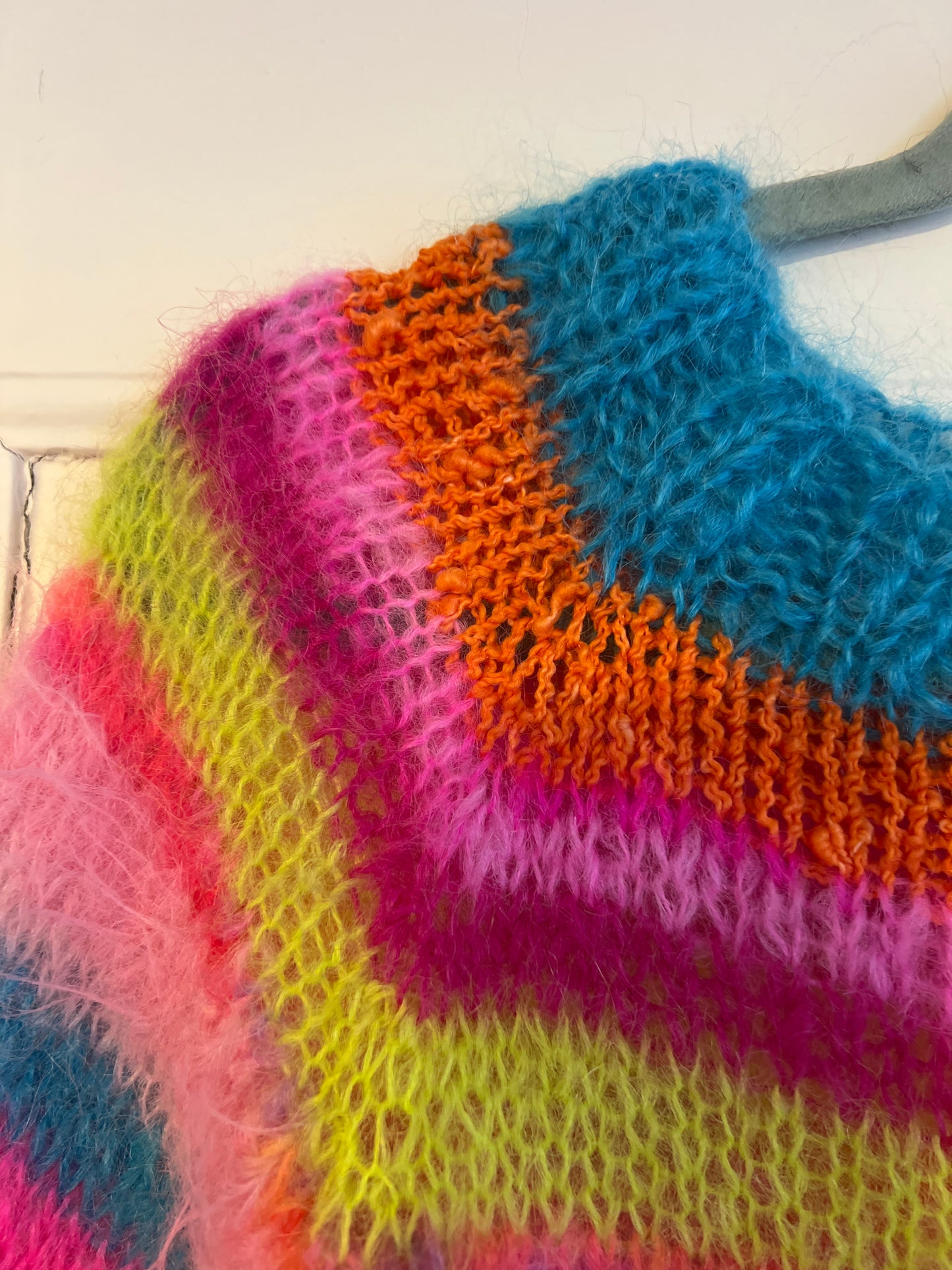 Håndstrikket sweater