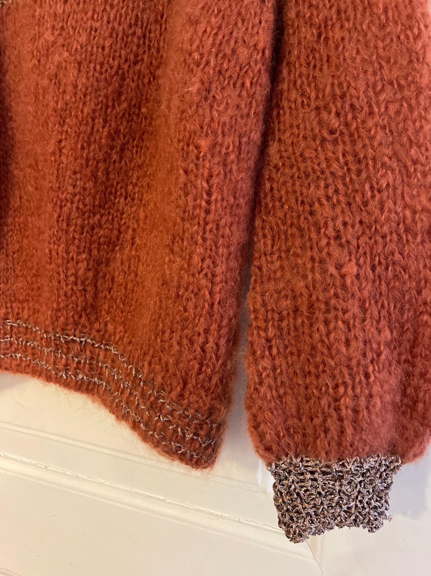 Håndstrikket sweater