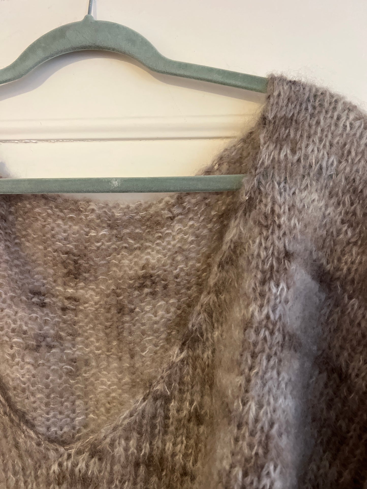 Håndstrikket sweater